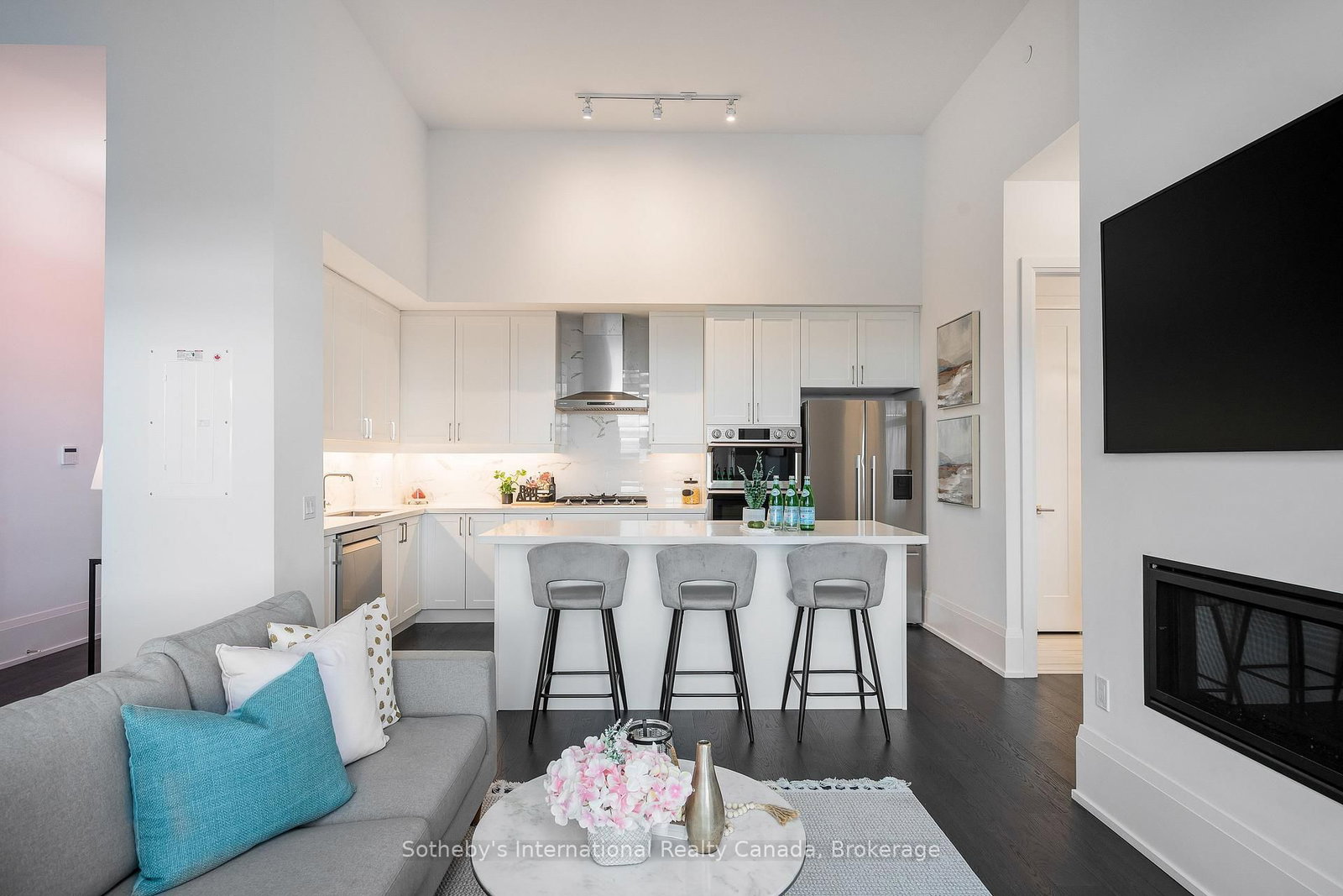 1 Hume Street, Unit PH610 - Photo 10