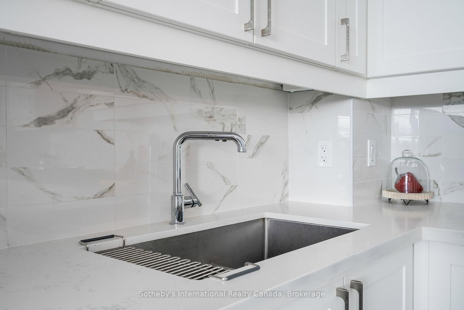 1 Hume Street, Unit PH610 - Photo 12