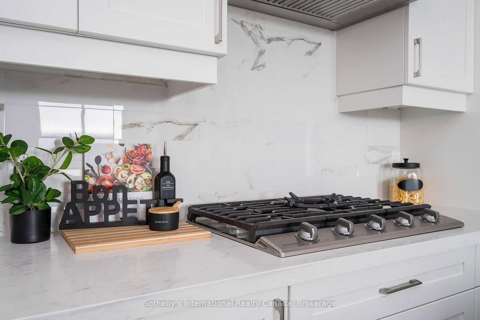 1 Hume Street, Unit PH610 - Photo 13