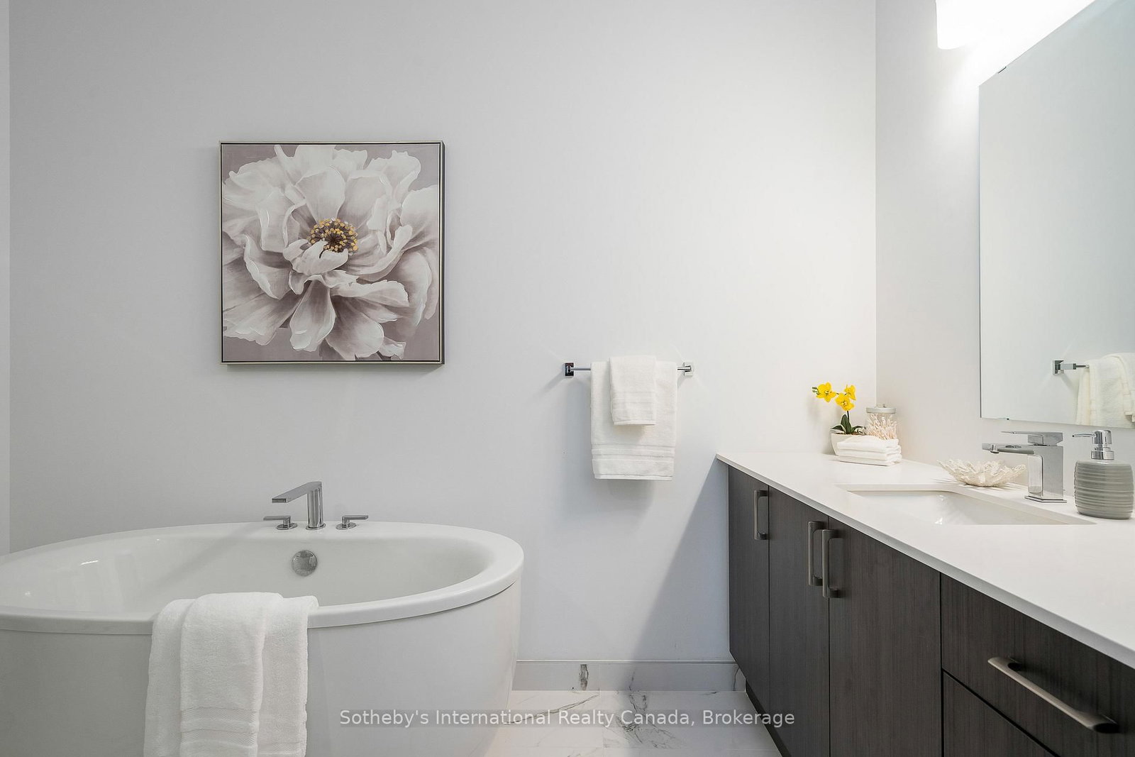 1 Hume Street, Unit PH610 - Photo 26