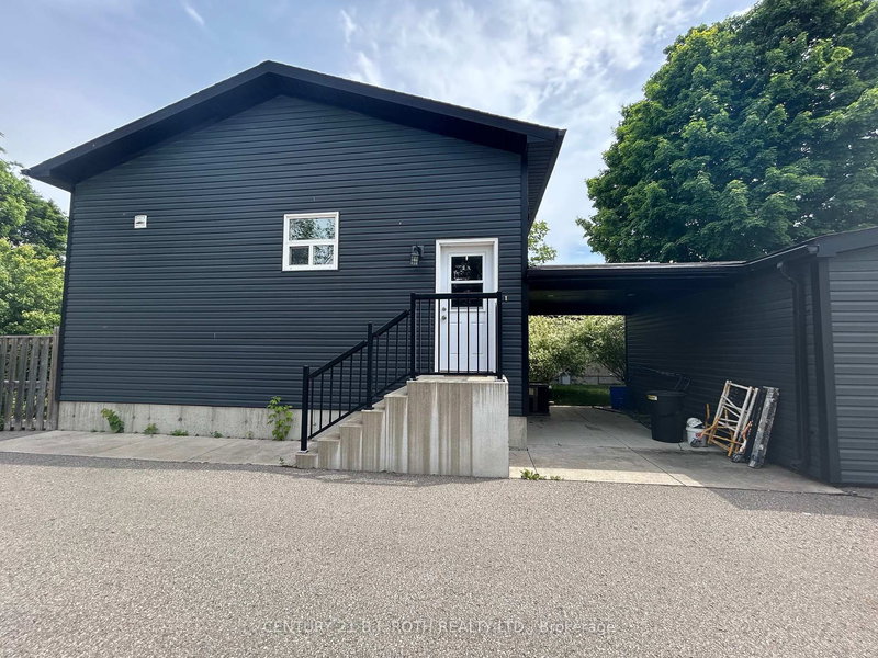 22 Caroline St, Barrie, L4N 2S3 | Image 3