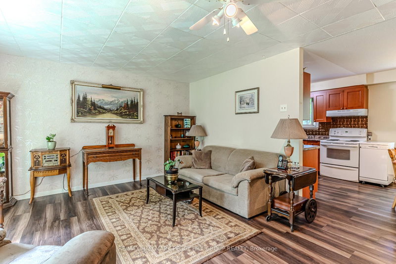 82 Helena St, Wasaga Beach, L9Z 1R1 | Image 3