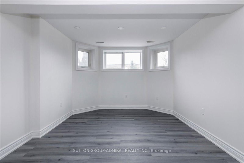 104 Marsellus Dr, Barrie, L4N 8R7 | Image 3