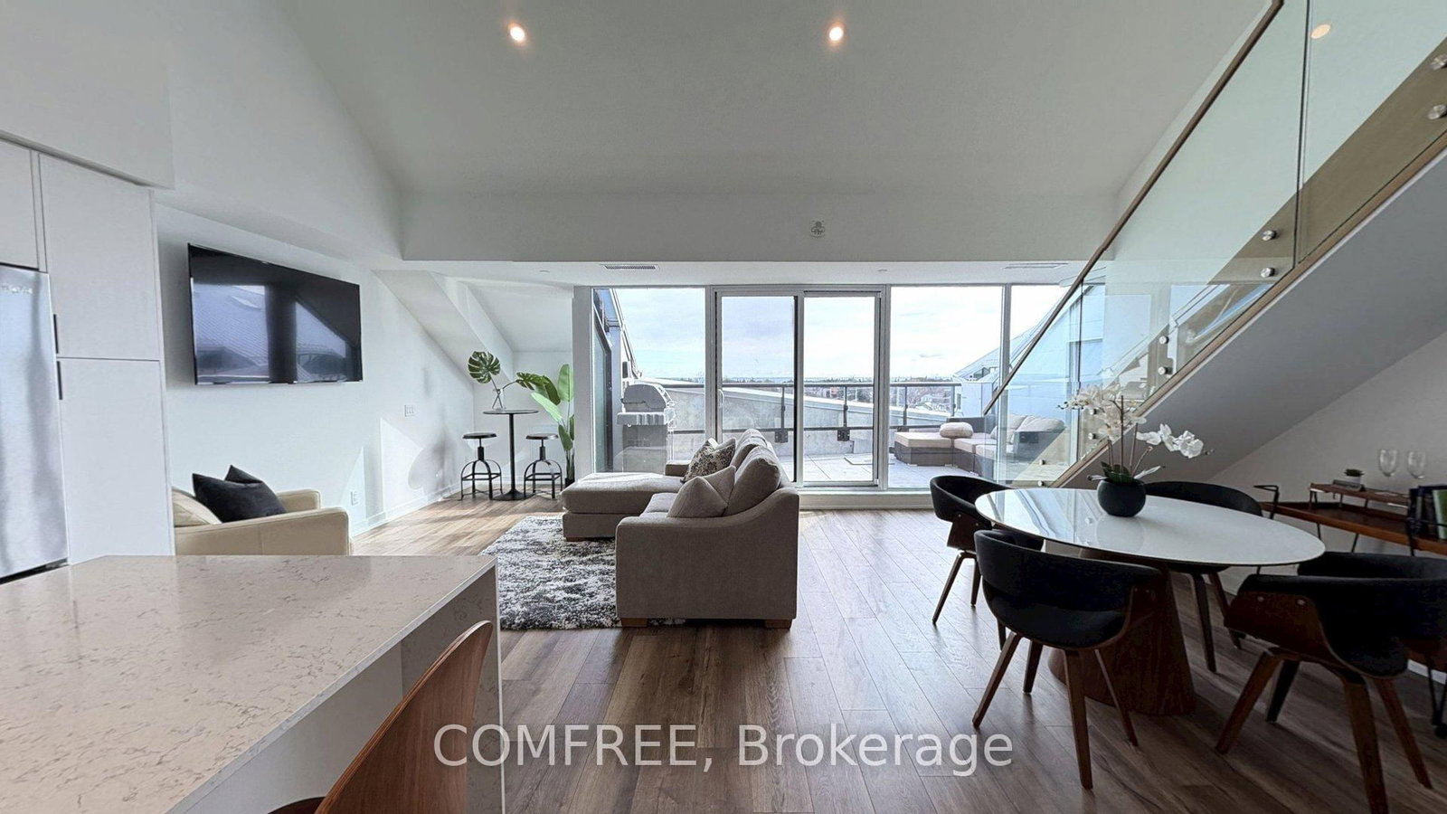 31 Huron Street, Unit 622 - Photo 10