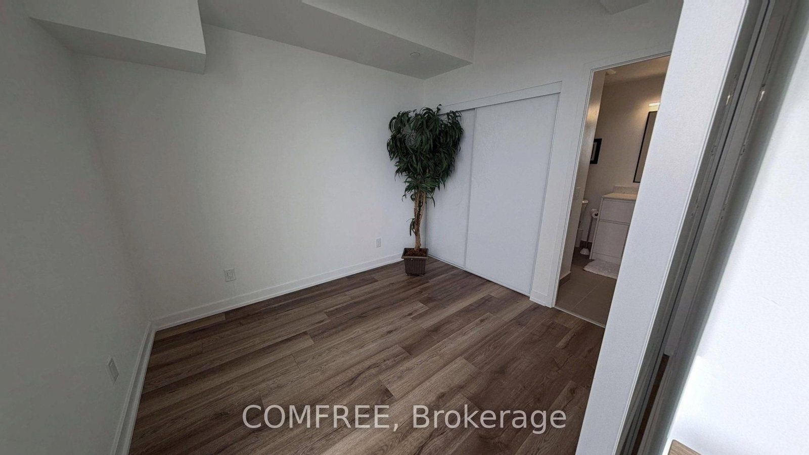 31 Huron Street, Unit 622 - Photo 11