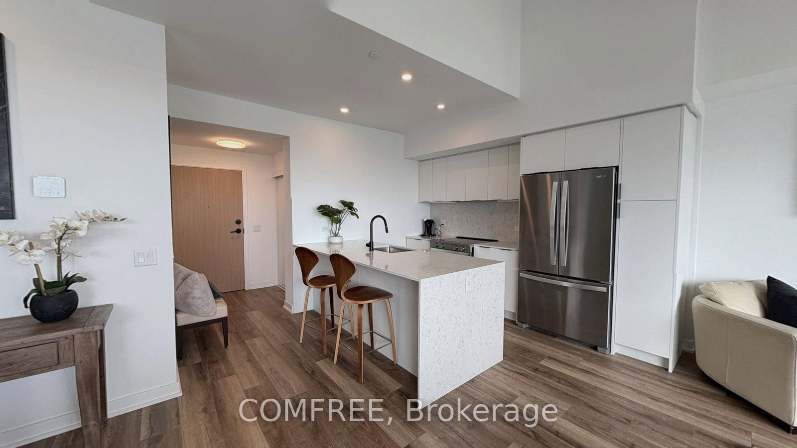 31 Huron Street, Unit 622 - Photo 6