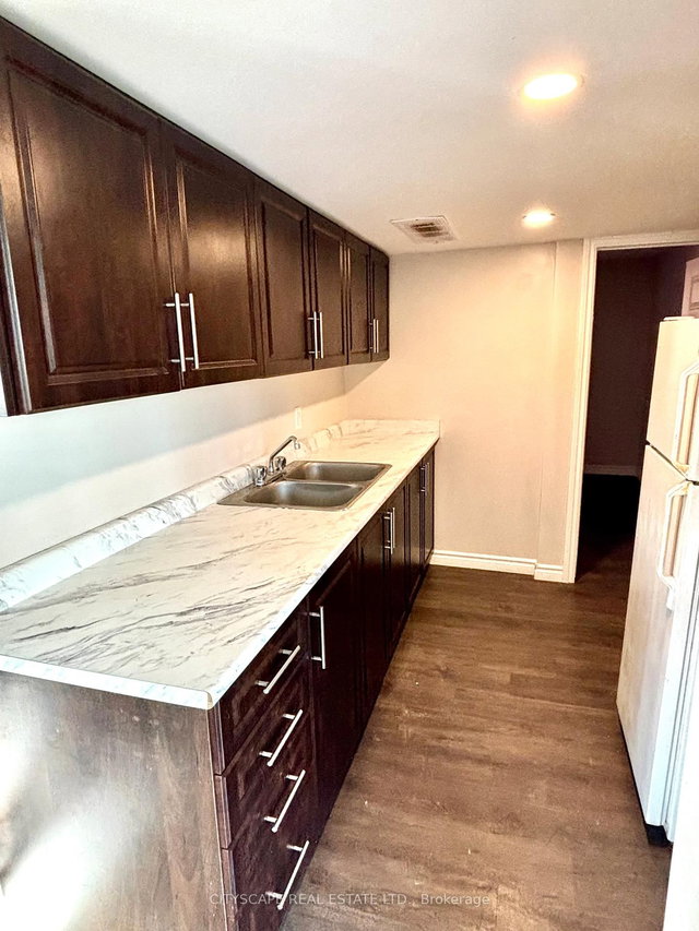 Lower - 93 Columbia Road