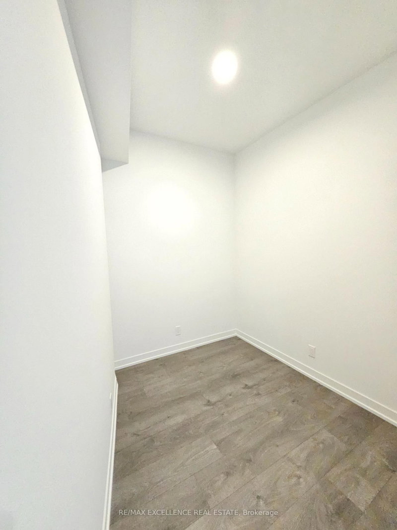 2803 - 39 Mary St, Barrie, L4N 1S9 | Image 3