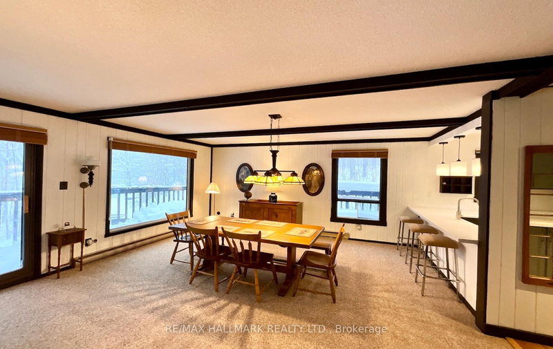 33 Huron Woods Dr, Oro-Medonte, L0K 1E0 | Image 2