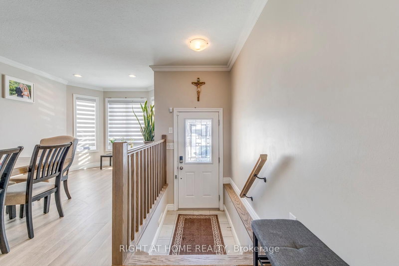 30 BRIGHTON Rd, Barrie, L4M 6S4 | Image 3