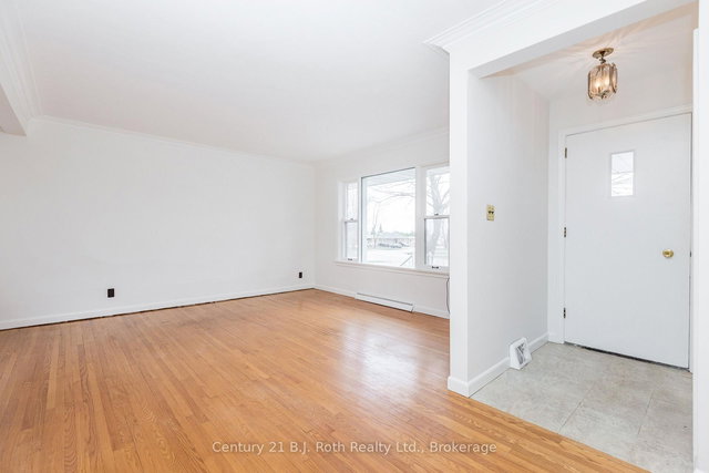 32 Dalton Crescent N