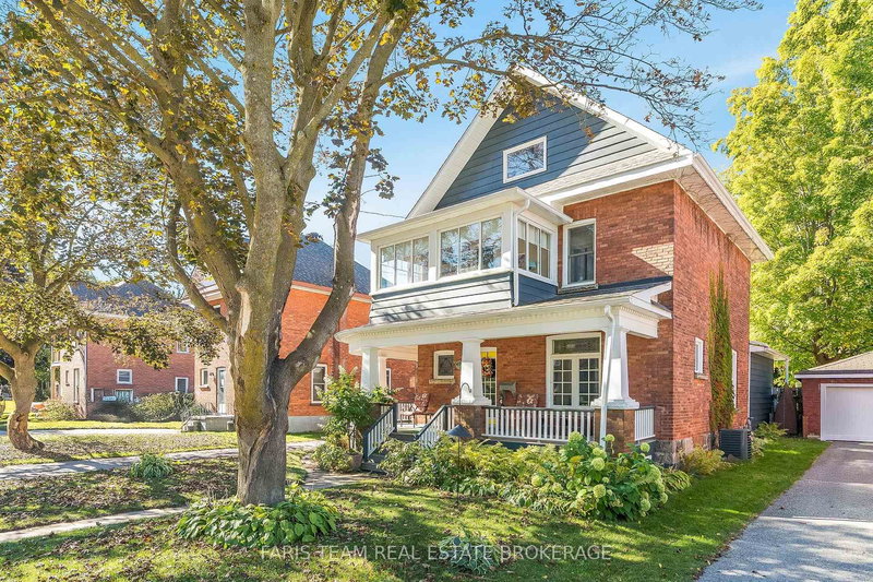 404 Manly St, Midland, L4R 3E3 | Image 2