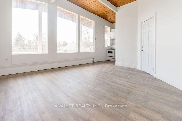 37 Donald Street • Barrie, ON photo 6
