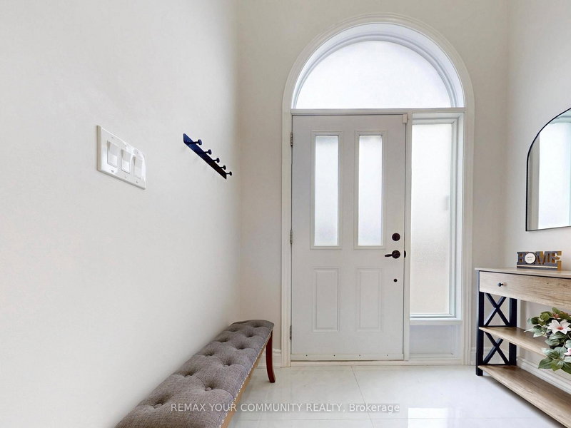 281 Ferndale Dr S, Barrie, L4N 8K1 | Image 3