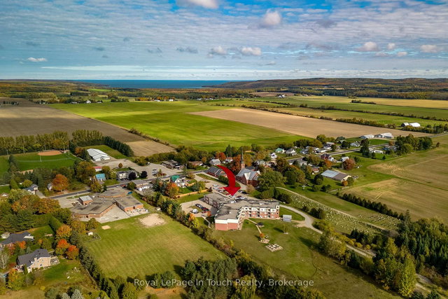 102 - 333 LAFONTAINE Road W