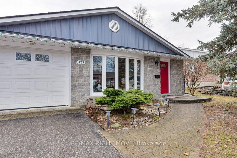 429 Highland Ave, Orillia, L3V 4E8 | Image 3