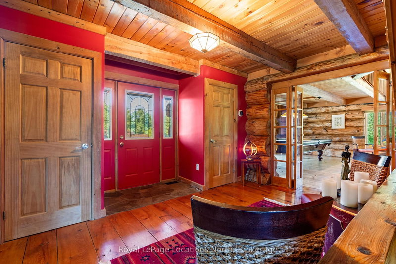 24 Oliver Cres, Collingwood, L9Y 3Z1 | Image 3