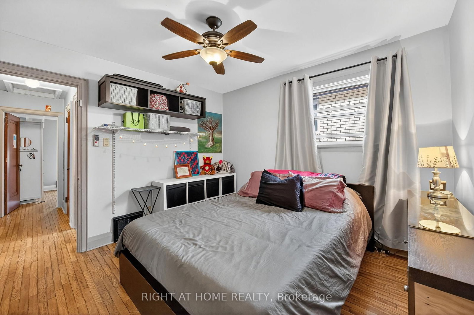 Detached House for sale at 25 Thomson Street, Barrie, Ontario, L4N 1X4 - Queen's Park - MLS: S13013342