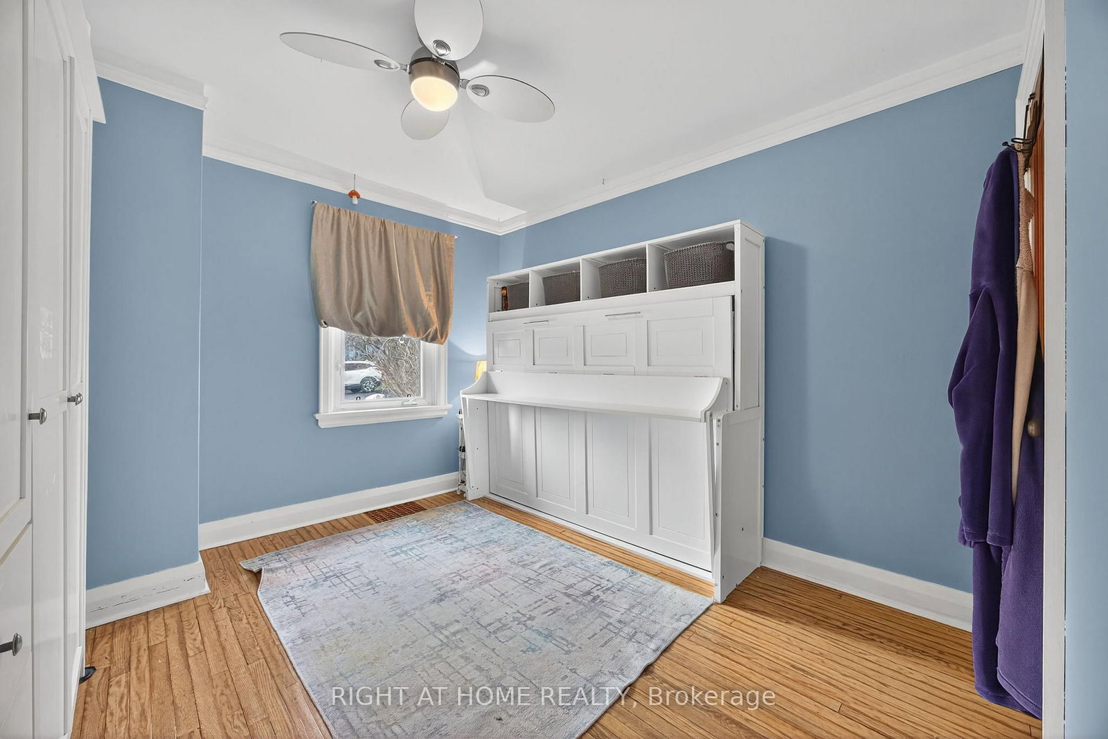 Detached House for sale at 25 Thomson Street, Barrie, Ontario, L4N 1X4 - Queen's Park - MLS: S13013342