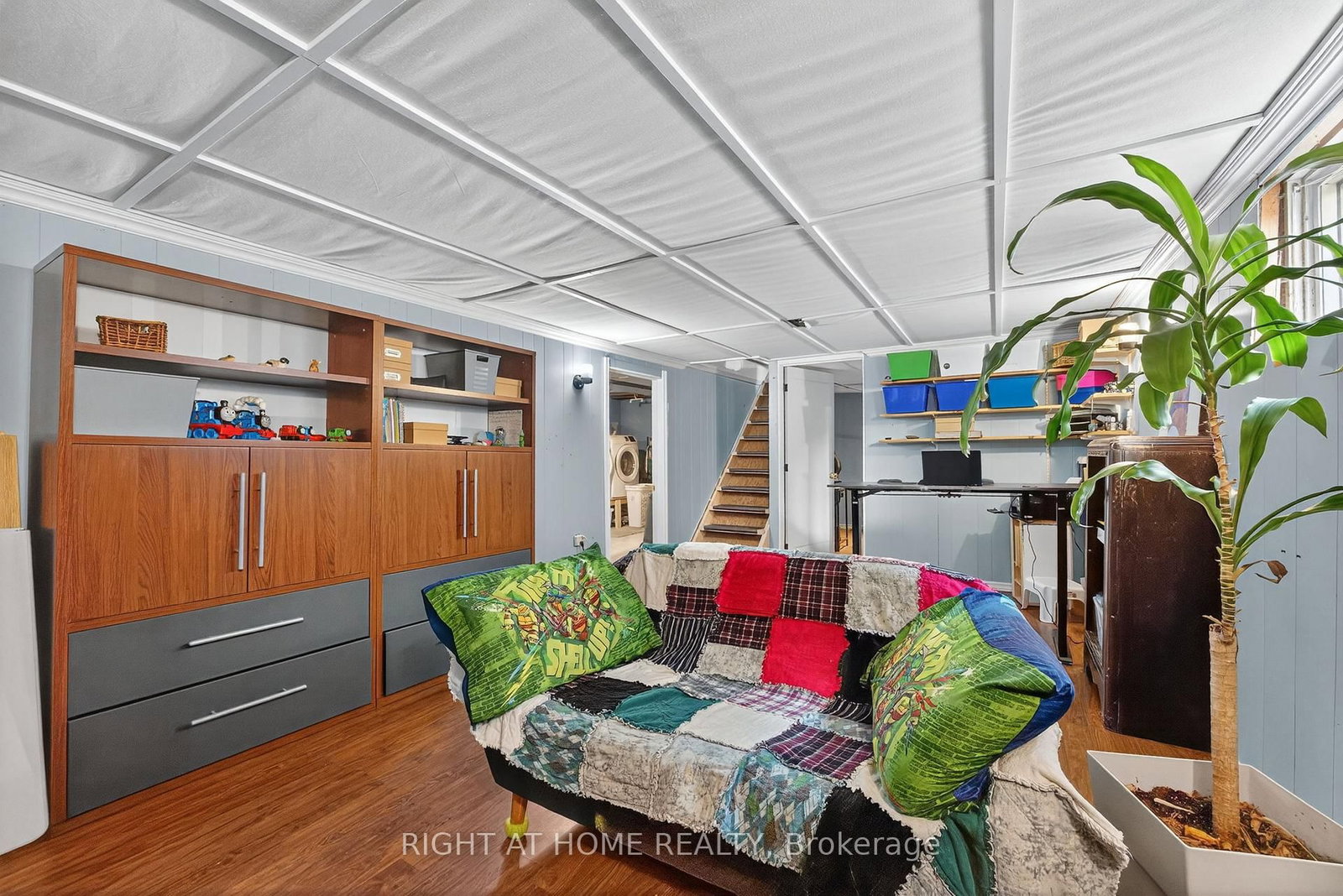 Detached House for sale at 25 Thomson Street, Barrie, Ontario, L4N 1X4 - Queen's Park - MLS: S13013342