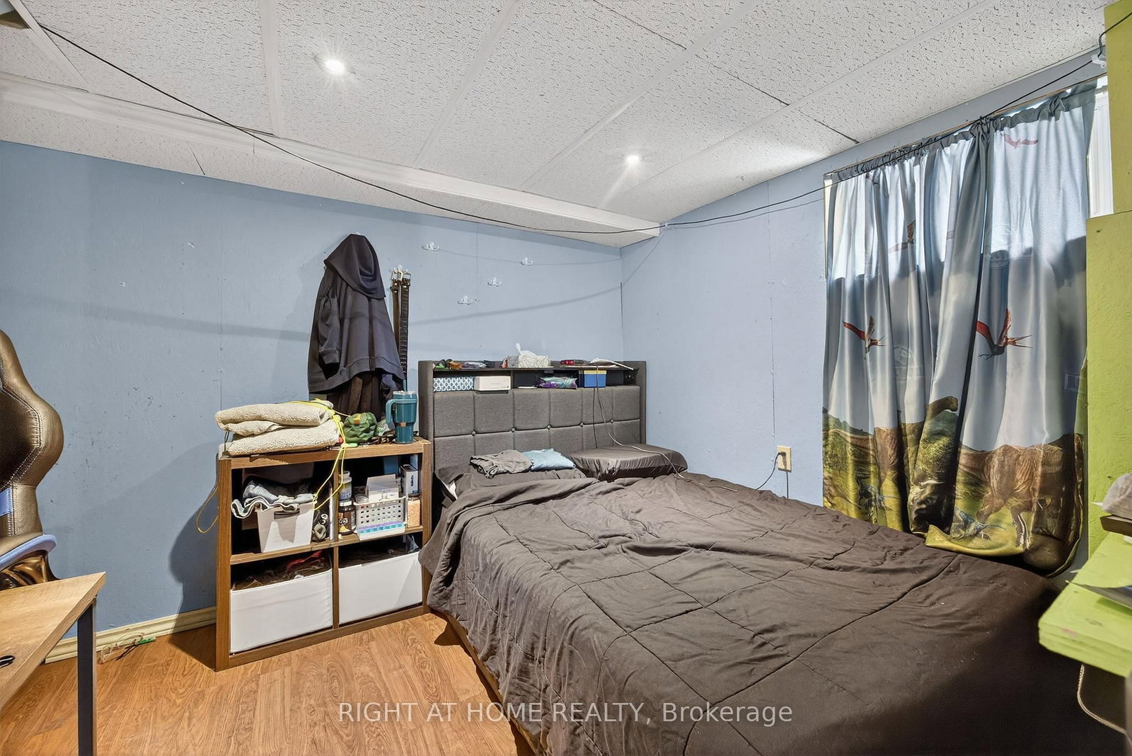 Detached House for sale at 25 Thomson Street, Barrie, Ontario, L4N 1X4 - Queen's Park - MLS: S13013342