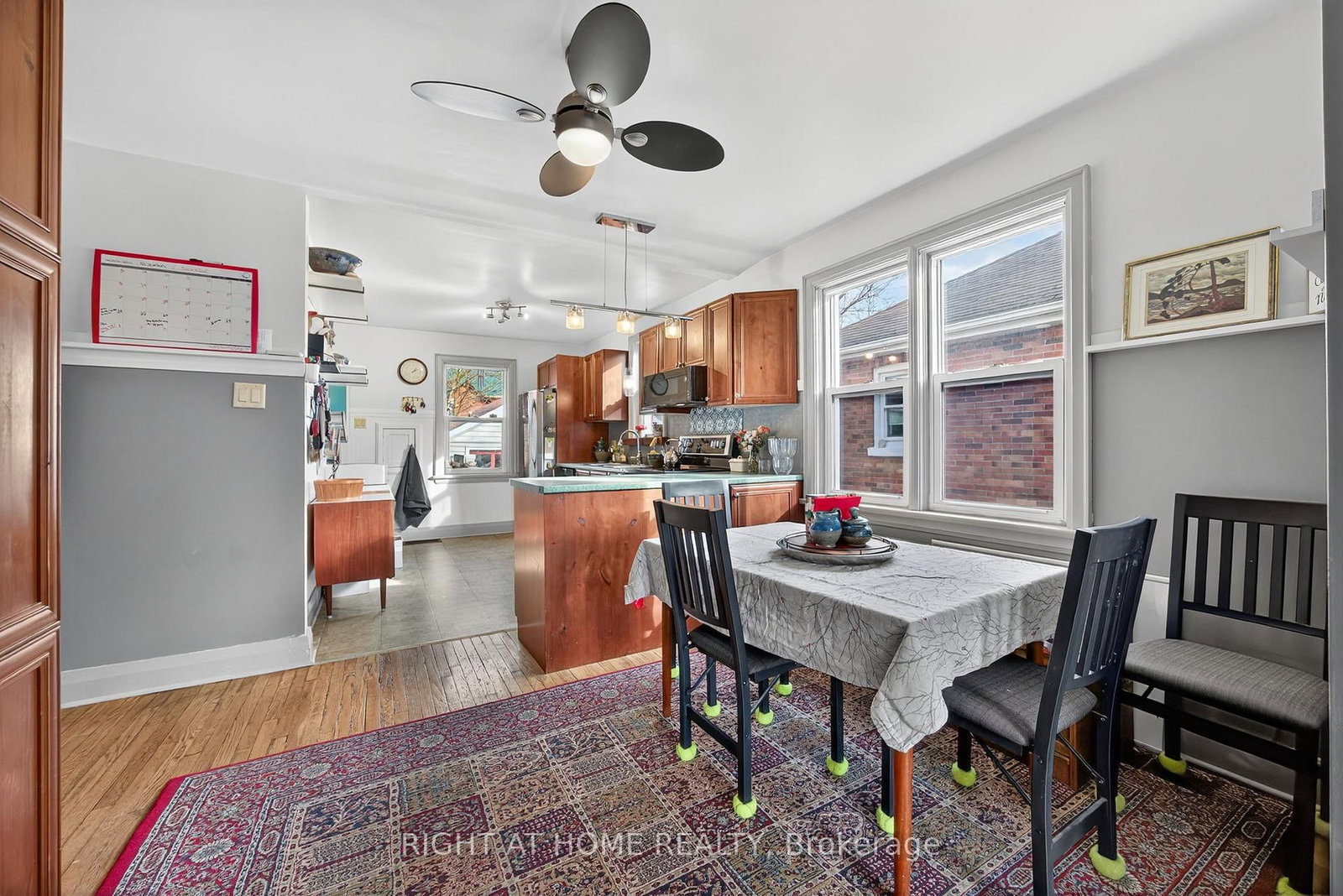 Detached House for sale at 25 Thomson Street, Barrie, Ontario, L4N 1X4 - Queen's Park - MLS: S13013342