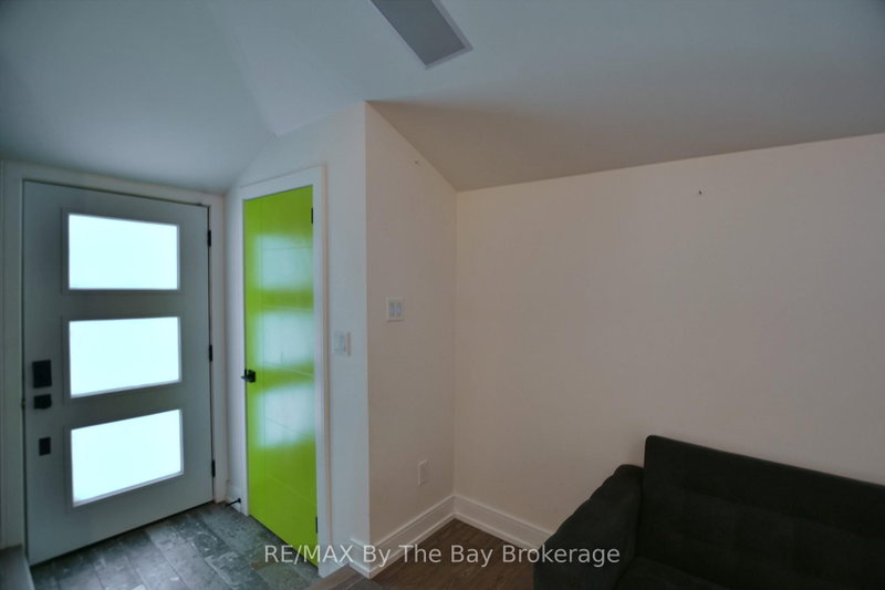 15 61st Street S