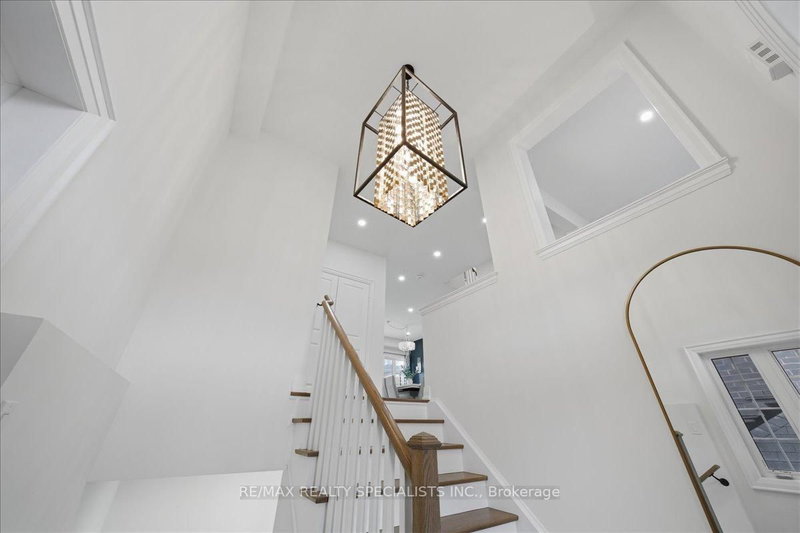 186 Muirfield Dr, Barrie, L4N 6K7 | Image 3