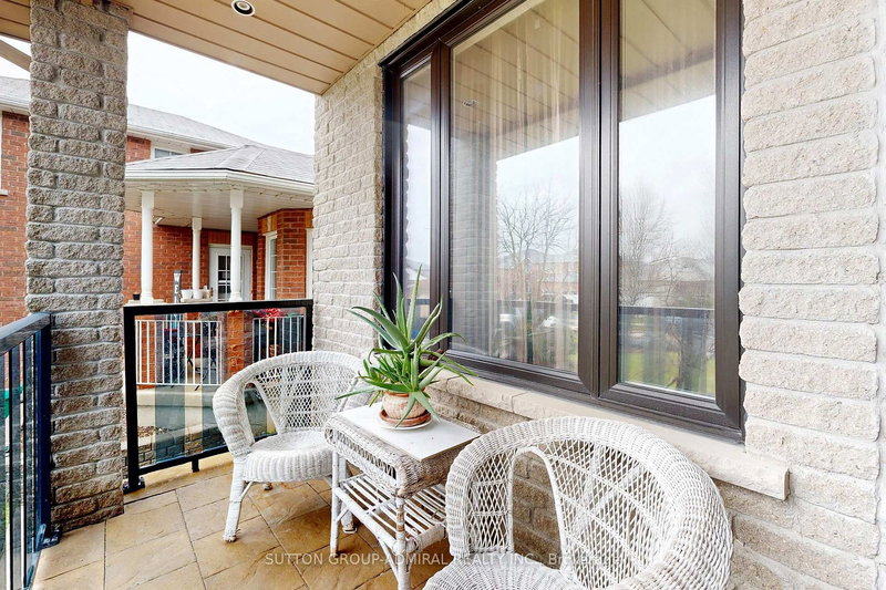 32 Stephanie Lane, Barrie, L4N 0V1 | Image 2