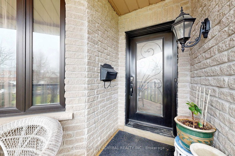 32 Stephanie Lane, Barrie, L4N 0V1 | Image 3