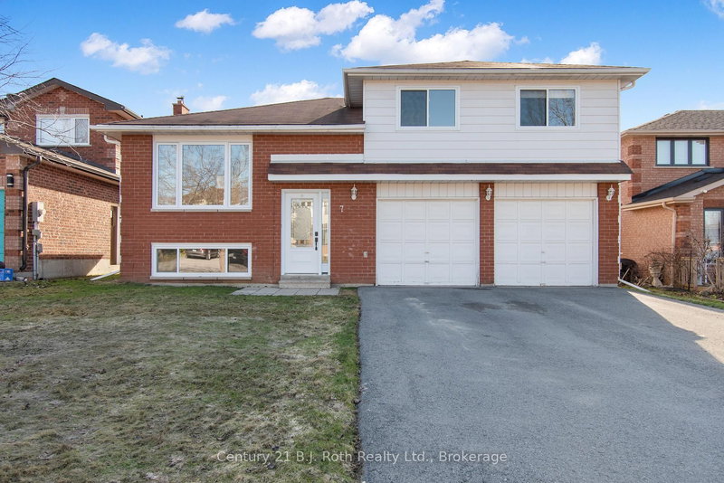 7 Carmichael Crt, Orillia, L3V 7R6 | Image 2