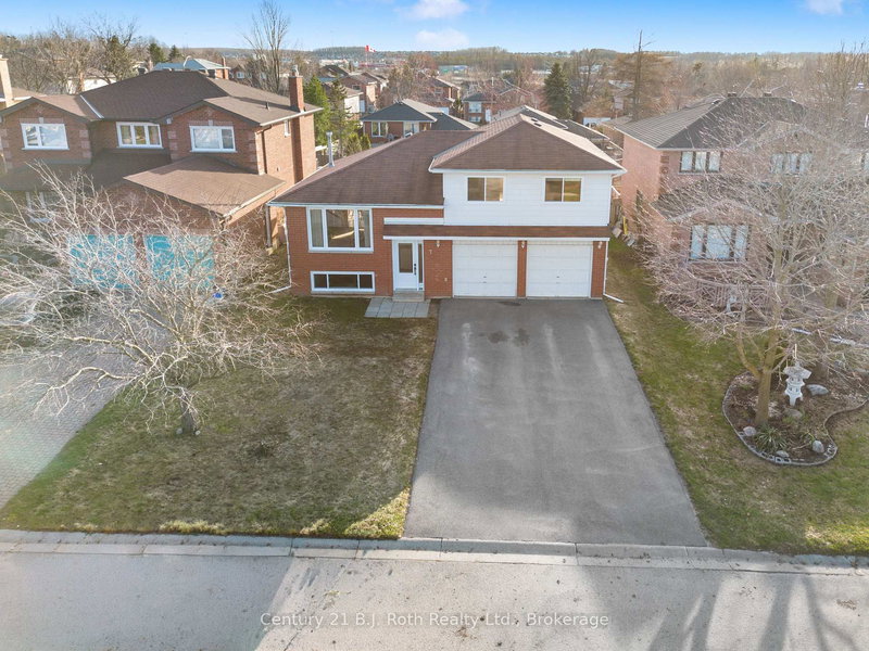 7 Carmichael Crt, Orillia, L3V 7R6 | Image 3