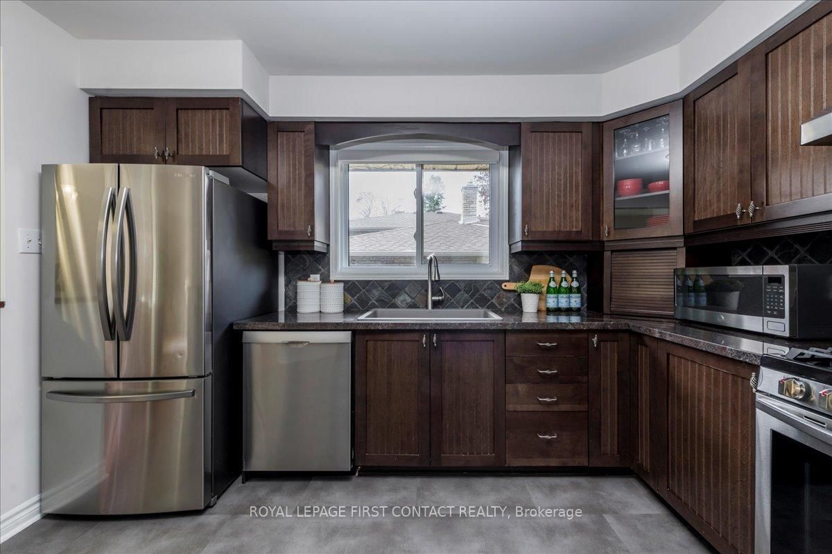 Detached House for sale at 32 Springhome Road, Barrie, Ontario, L4N 2W7 - Allandale Heights - MLS: S13018912