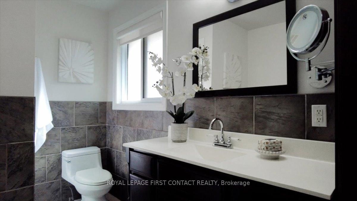 Detached House for sale at 32 Springhome Road, Barrie, Ontario, L4N 2W7 - Allandale Heights - MLS: S13018912