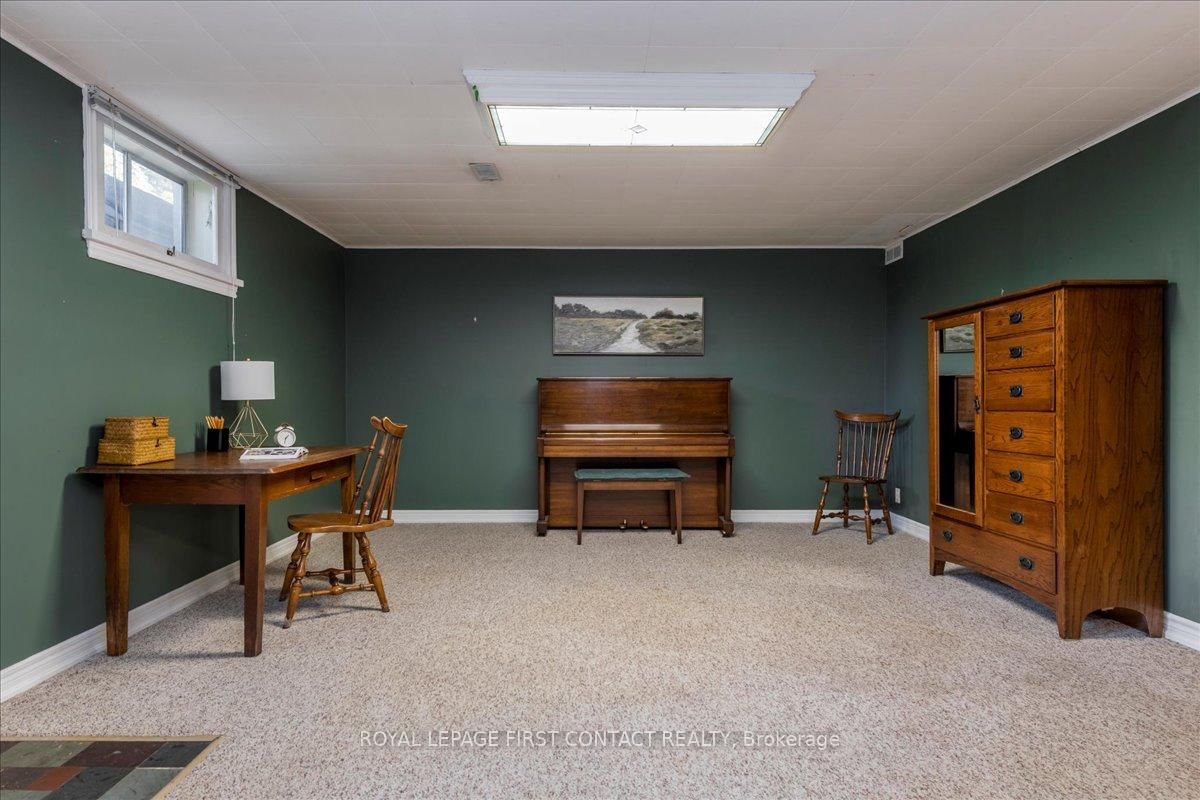 Detached House for sale at 32 Springhome Road, Barrie, Ontario, L4N 2W7 - Allandale Heights - MLS: S13018912