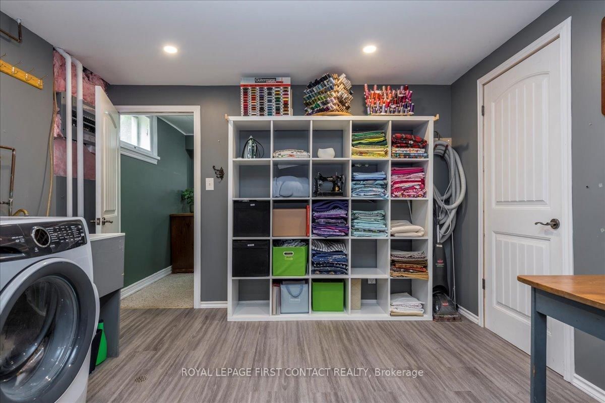 Detached House for sale at 32 Springhome Road, Barrie, Ontario, L4N 2W7 - Allandale Heights - MLS: S13018912