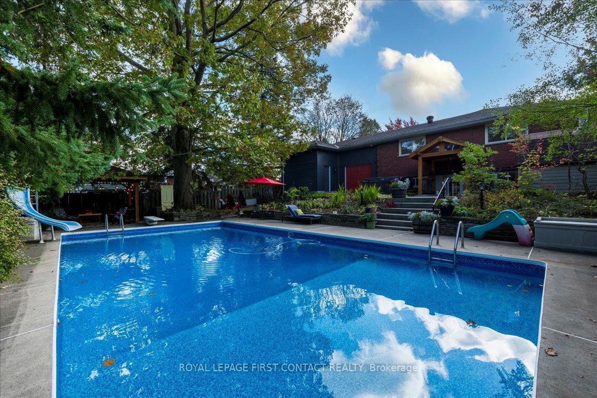 Detached House for sale at 32 Springhome Road, Barrie, Ontario, L4N 2W7 - Allandale Heights - MLS: S13018912