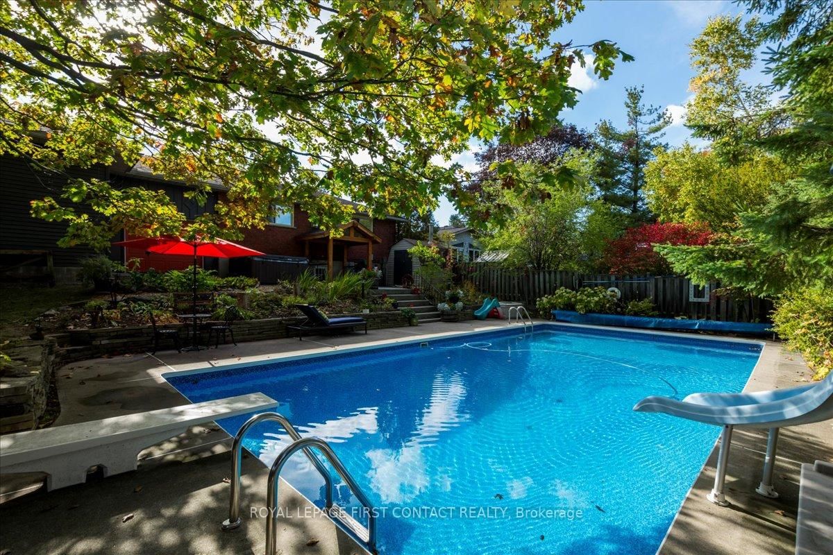 Detached House for sale at 32 Springhome Road, Barrie, Ontario, L4N 2W7 - Allandale Heights - MLS: S13018912