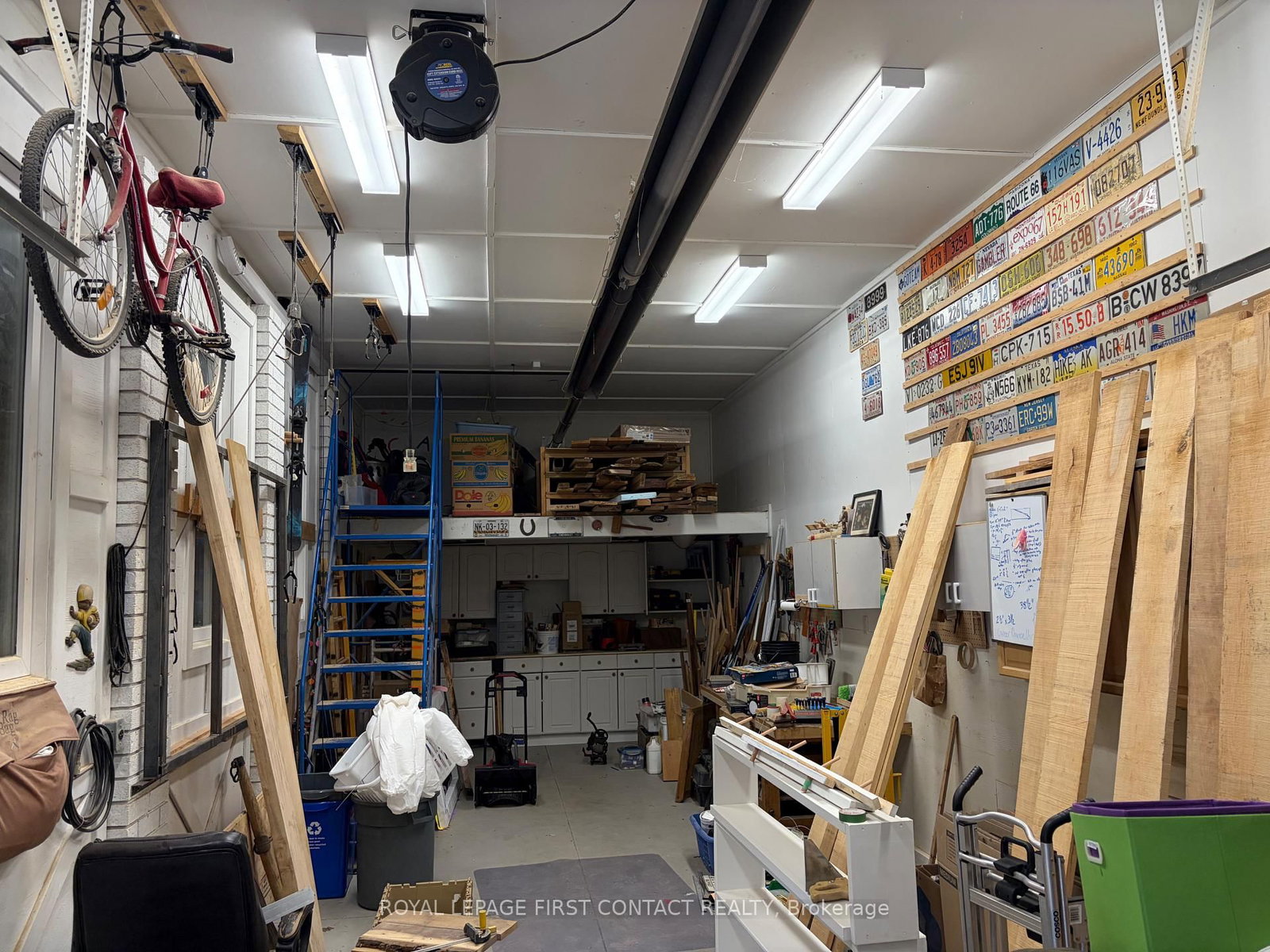 Detached House for sale at 32 Springhome Road, Barrie, Ontario, L4N 2W7 - Allandale Heights - MLS: S13018912