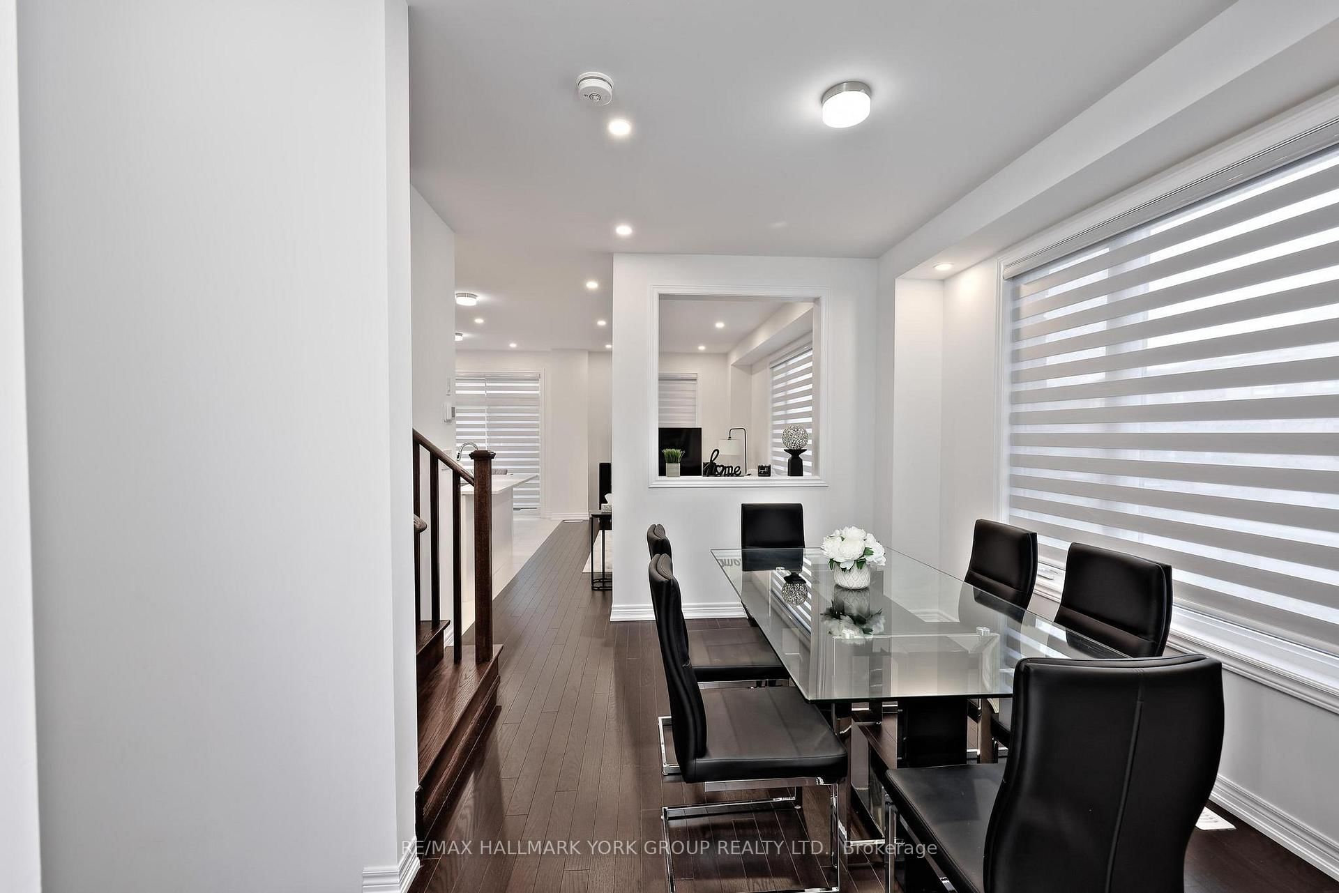 145 Fenchurch Manor