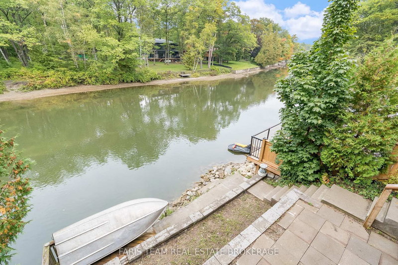 104 Knox Rd E, Wasaga Beach, L9Z 2T5 | Image 2