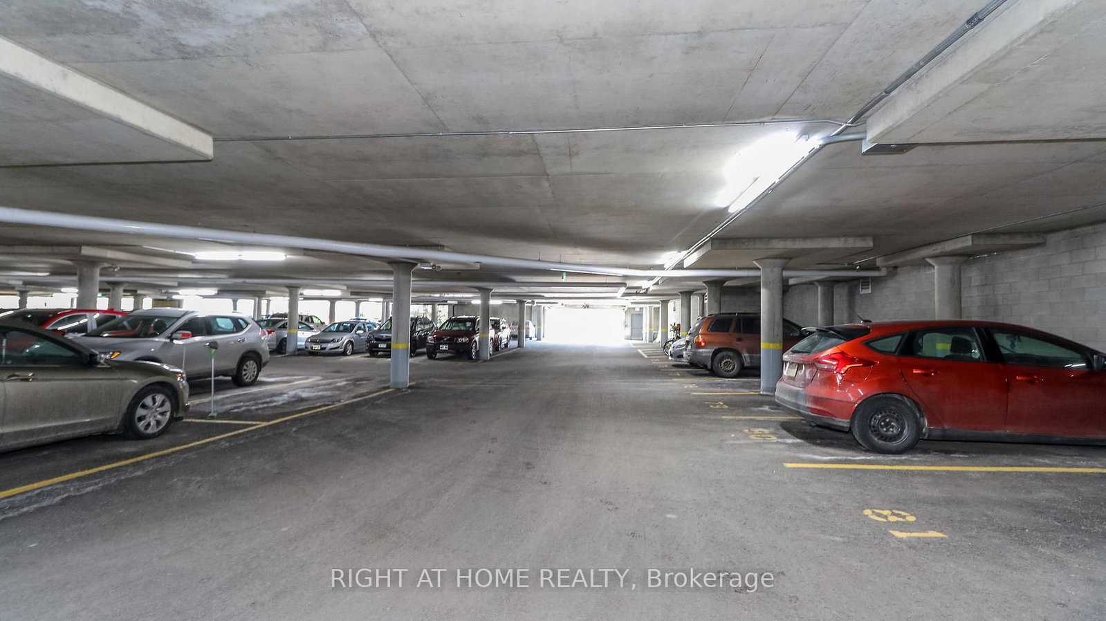 94 DEAN Avenue • #505 • Barrie, ON photo 11