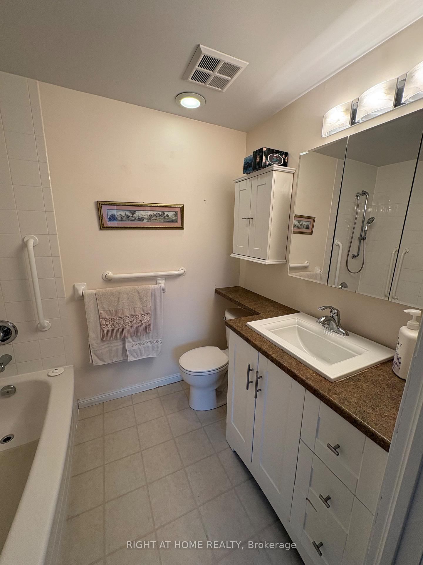 94 DEAN Avenue • #505 • Barrie, ON photo 38