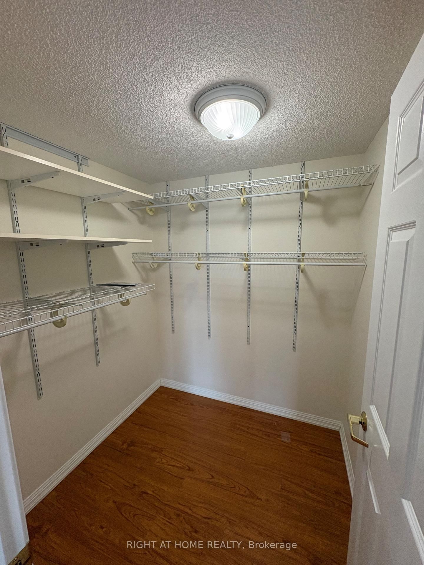 94 DEAN Avenue • #505 • Barrie, ON photo 42