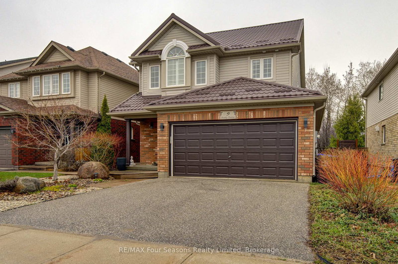 9 Brooke Ave, Collingwood, L9Y 5K6 | Image 2