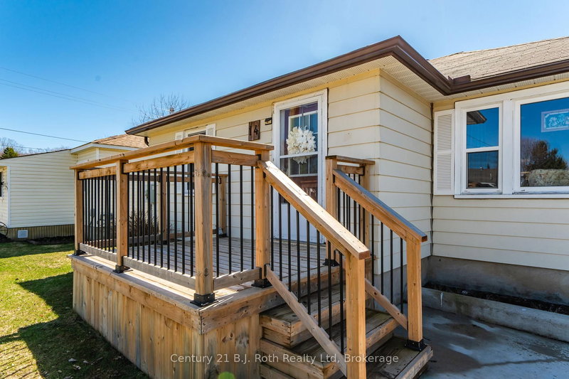14 Wolfe St, Penetanguishene, L9M 1B9 | Image 3