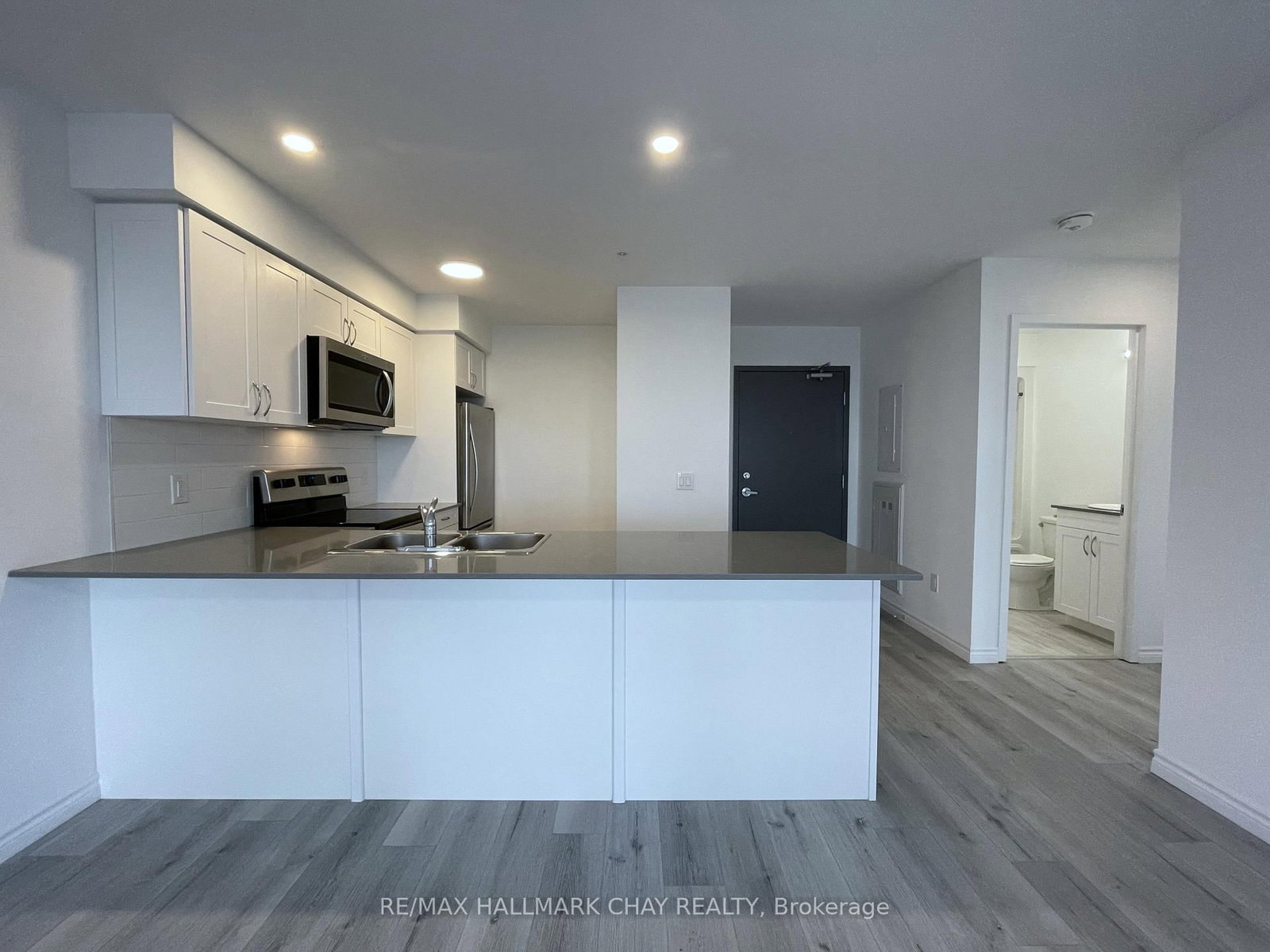 30 Hanmer Street W, Unit 501 - Photo 9