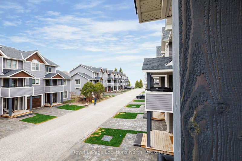 51 Lighthouse Lane W, Collingwood, L9Y 5C8 | Image 3