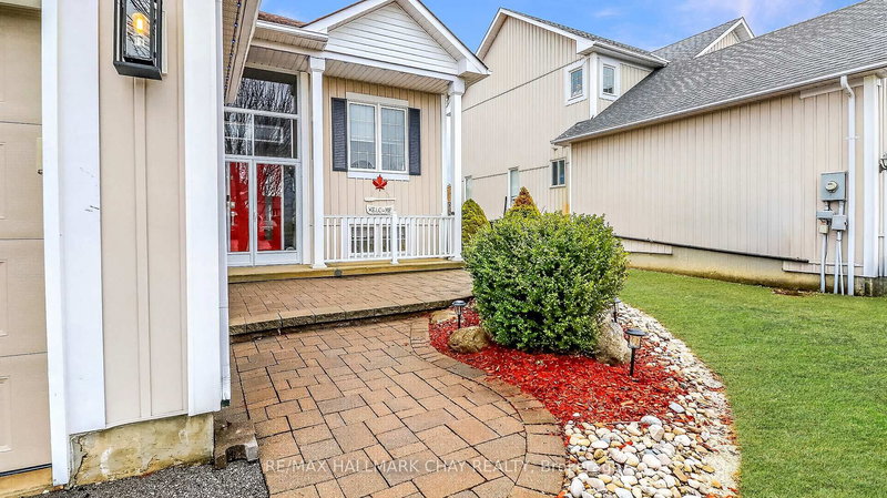 205 Country Lane, Clearview, L0M 1S0 | Image 2