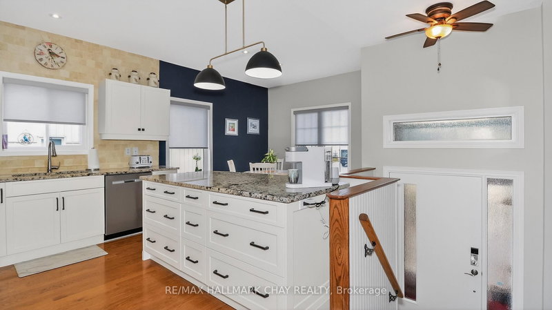 205 Country Lane, Clearview, L0M 1S0 | Image 3